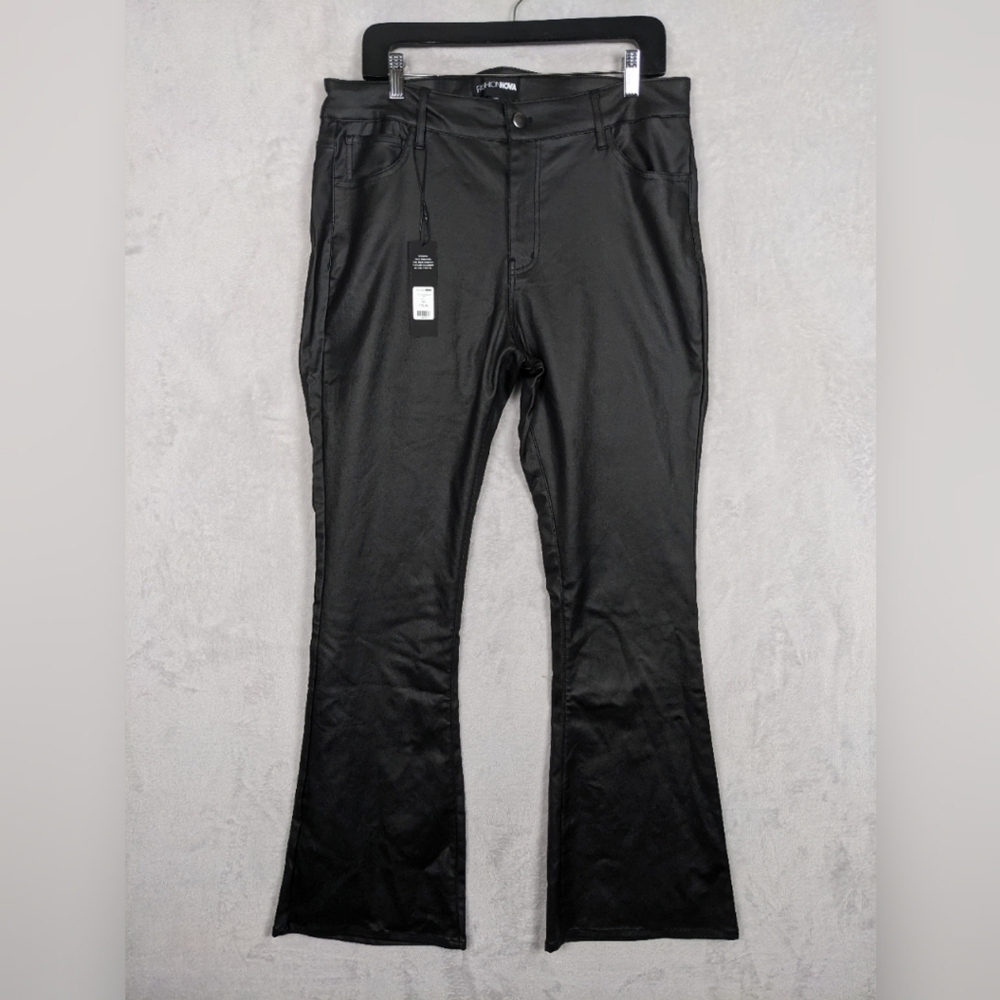 NWT Fashion Nova Napa Low Rise Flare Pant Women 1X Black Faux Leather Stretch